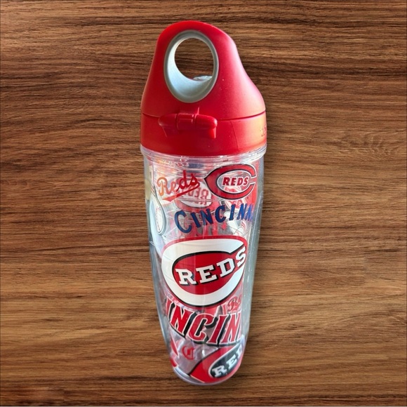 CINCINNATI REDS ALL OVER TERVIS WRAP WATER BOTTLE
NEW - Picture 4 of 7